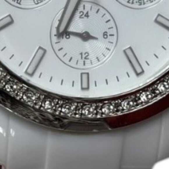 Relic Women's Analog Bracelet Wristwatch Watch White Silver Tone Faux Jewels 6" - Picture 5 of 14